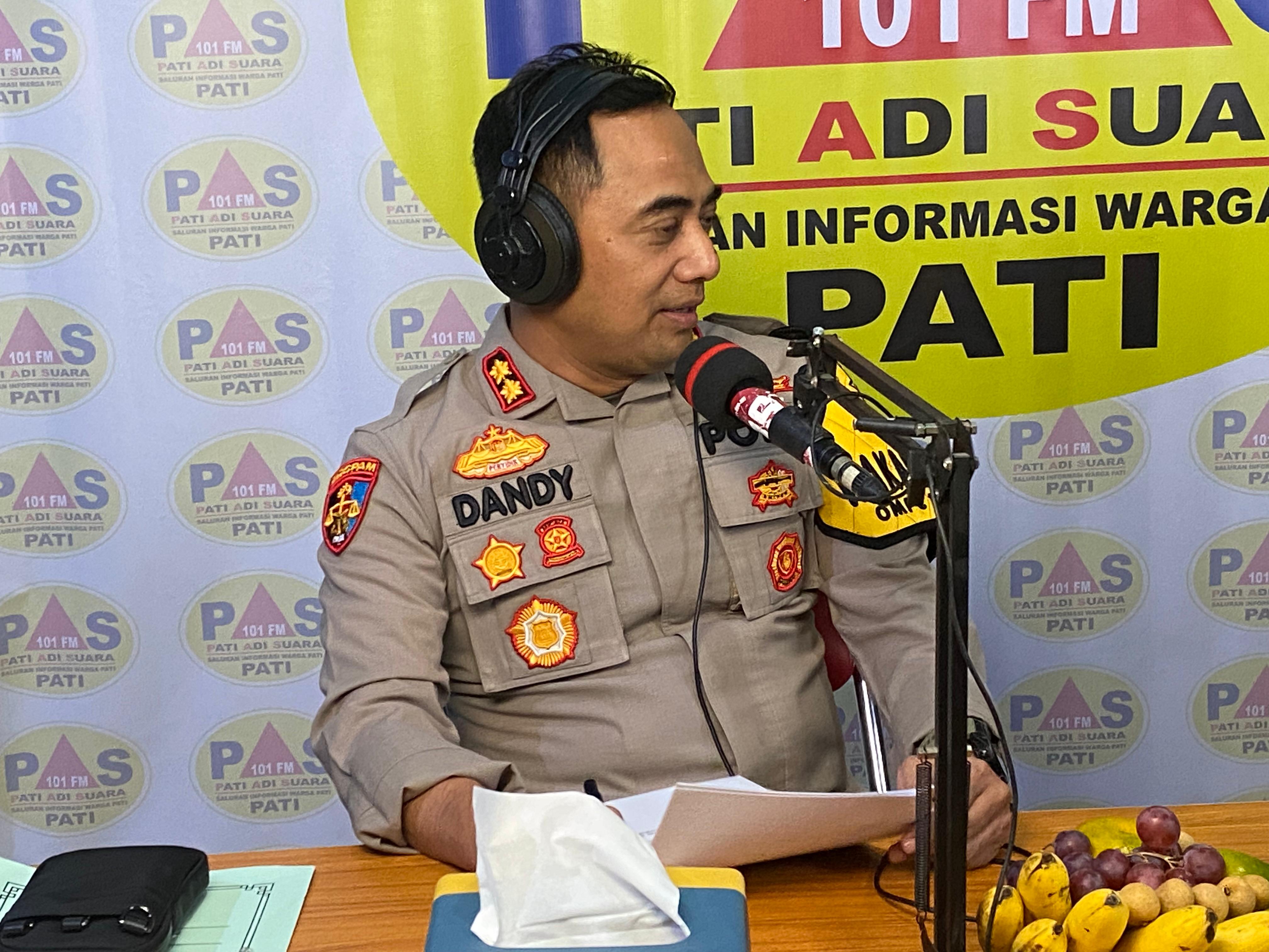 Live Talk Show di Radio, Polresta Pati Sampaikan Kesiapan Dalam Mengamankan Tahapan Pilkada Serentak 2024