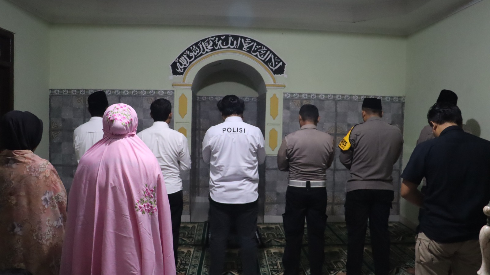 Gelar Sholat Tarawih Bareng Masyarakat, Kapolres Rembang Pererat Silaturahmi di Bulan Suci Ramadhan
