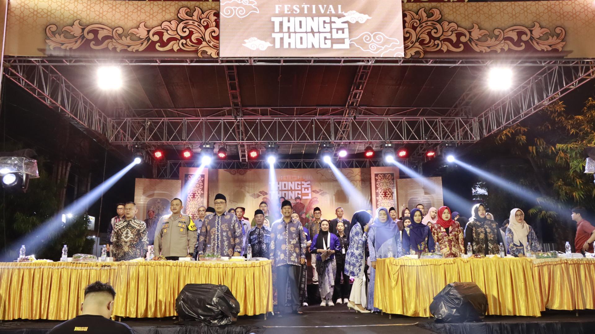 Kapolres Rembang Hadiri Festival Thong Thong Lek 2025