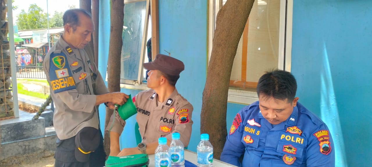 Pantau Kesehatan Personil Pam OKC 2025, Subsatgas Dokkes Polres Rembang Periksa Kesehatan