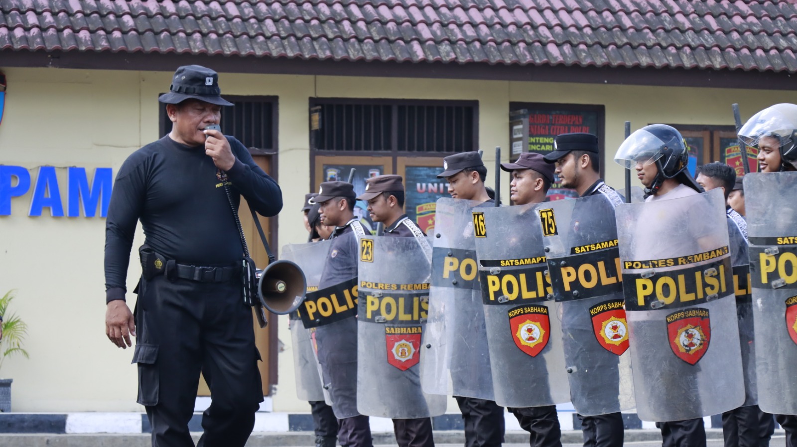 Untuk Meningkatkan Profesionalitas Polres Rembang Menggelar Latihan Dalmas