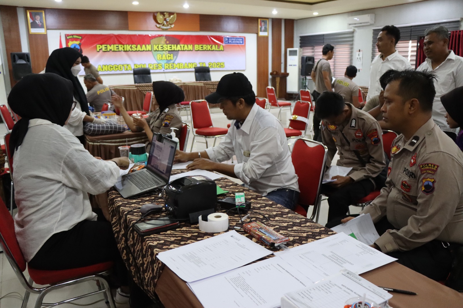 Pengecekan Kesehatan Personil, Polres Rembang Menggelar Rikkes Berkala TA. 2025