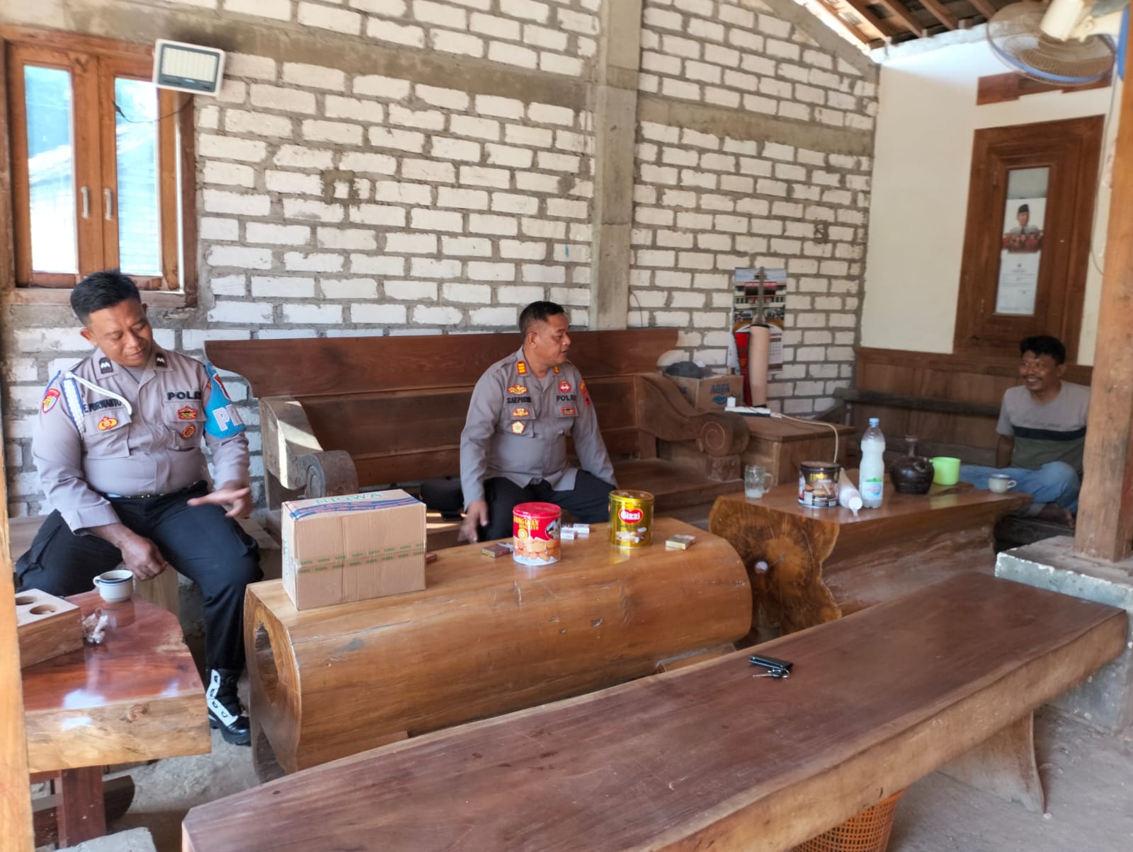 Jalin Komunikasi Dengan Tokoh Masyarakat, Kapolsek Kaliori & Anggota Cegah Gangguan Kamtibmas