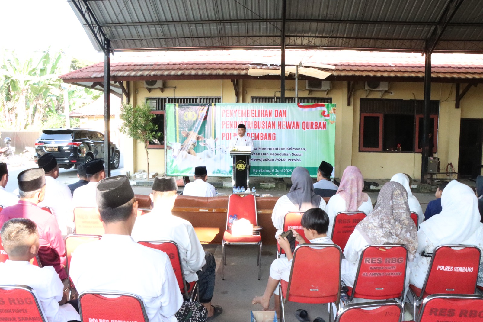Polres Rembang Gelar Sholat Idul Adha 1446 H, Dilanjutkan Penyembelihan Hewan Qurban