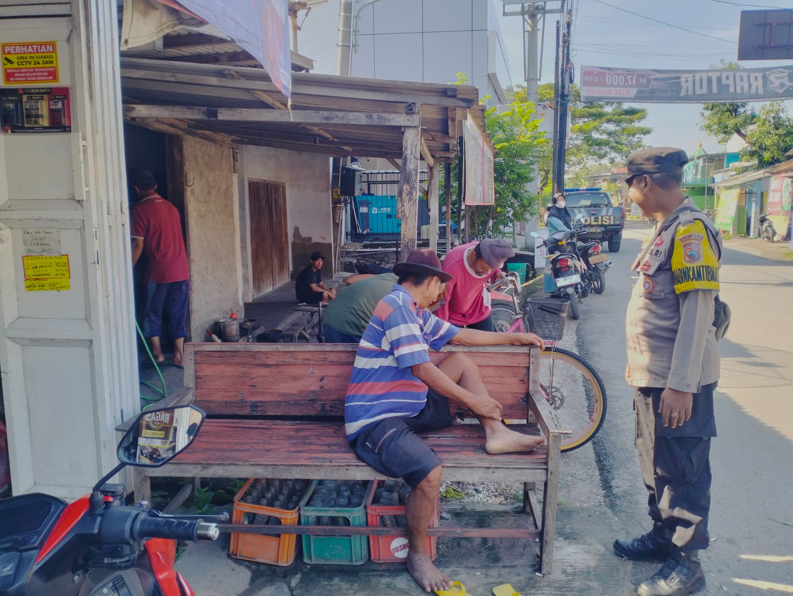 Turun Ke Lapangan Blusukan, Bhabinkamtibmas Polsek Sedan Sambang Warga Binaan