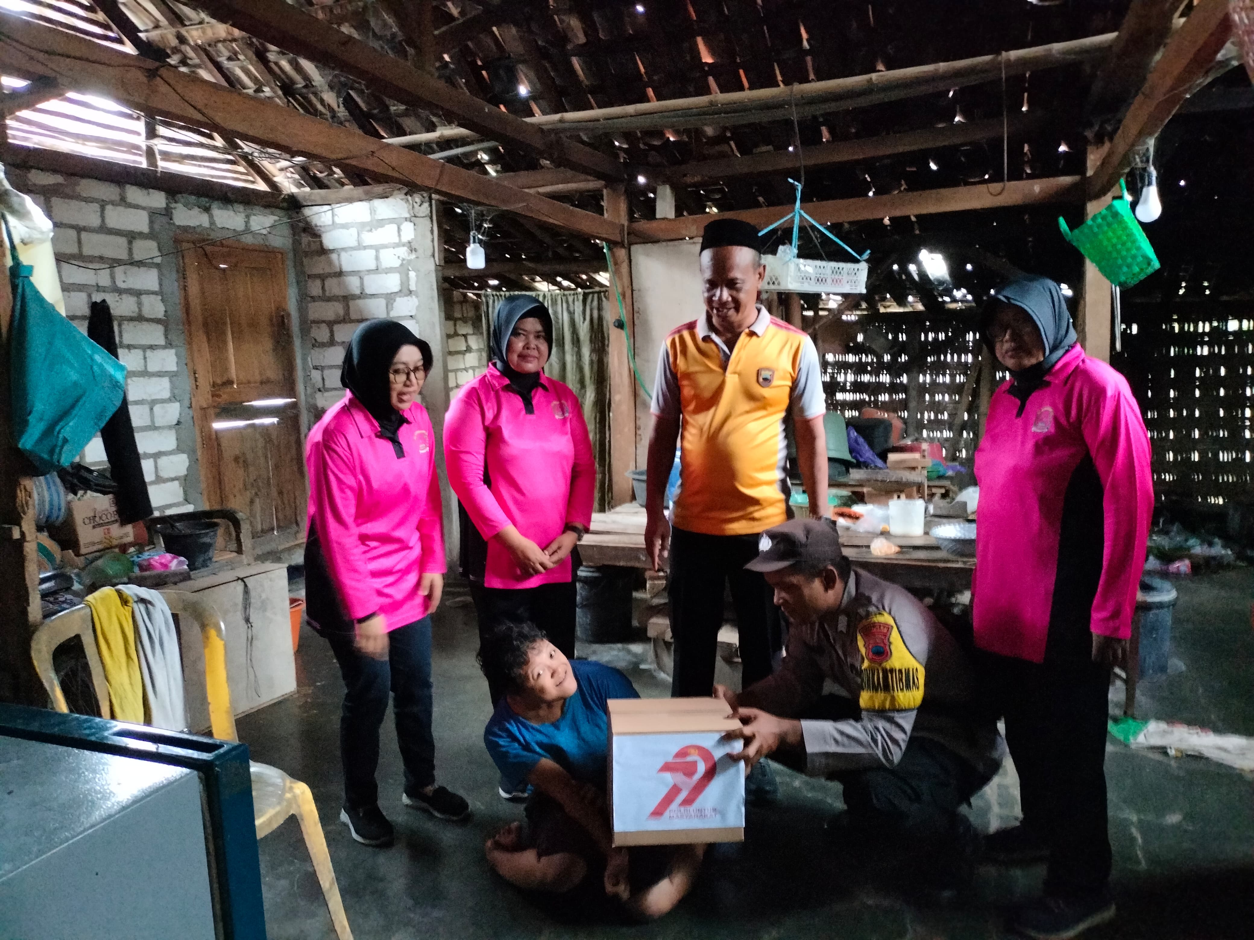 Rangkaian HUT Bhayangkara ke -79, Polsek Pancur Distribusikan Bantuan Sosial (Bansos) Untuk Warga Membutuhkan
