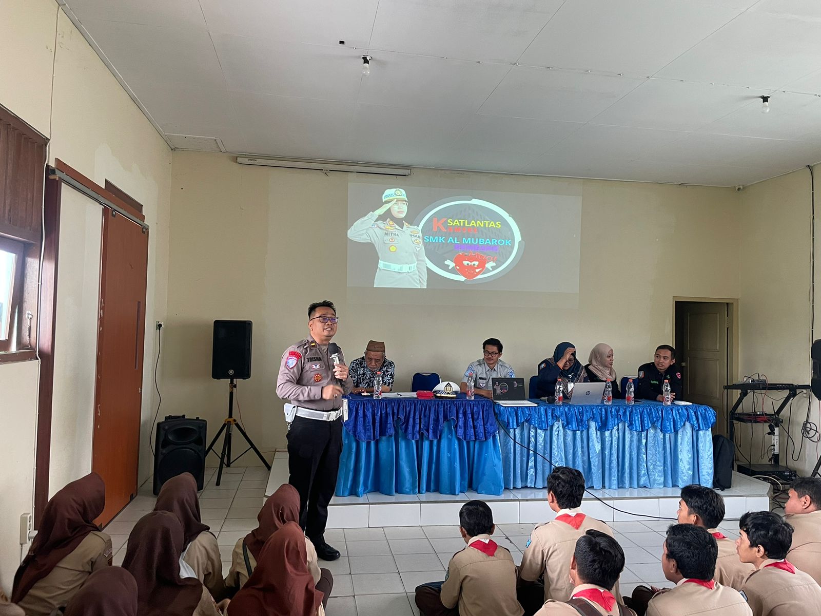 Satlantas Polres Rembang Sosialisasikan Keselamatan Berlalu Lintas kepada Pelajar Sekolah