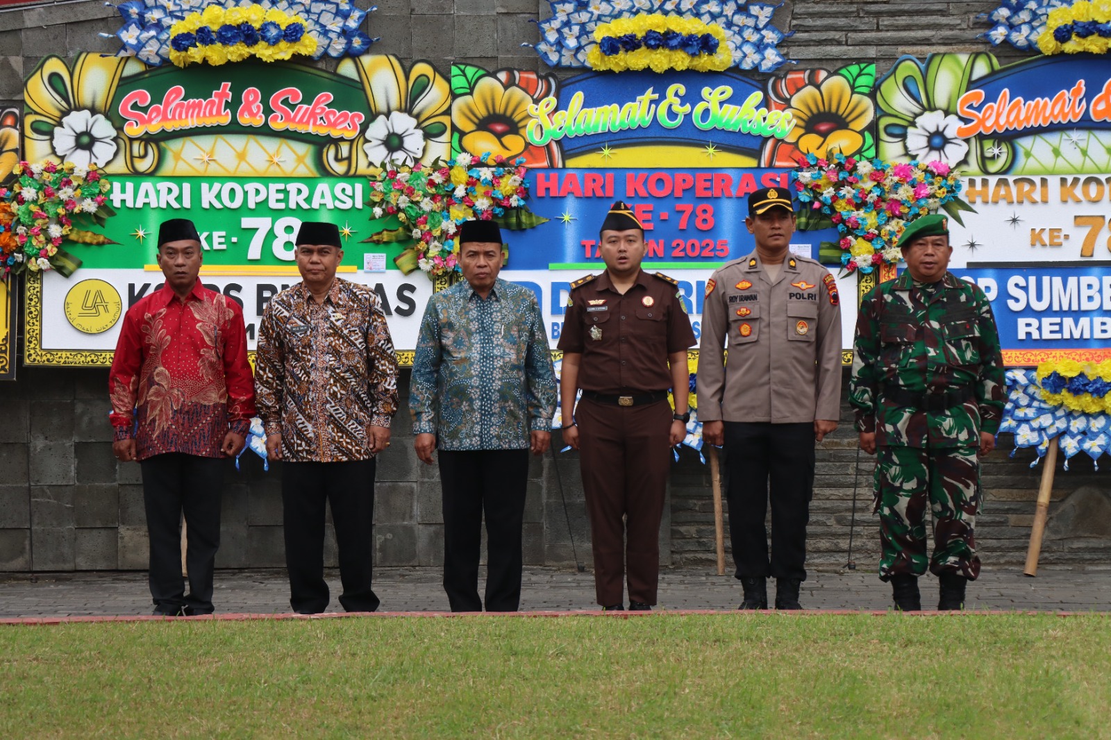 Wakili Kapolres, Kabag Ren Polres Rembang Hadiri Upacara Peringatan Hari Koperasi ke-78