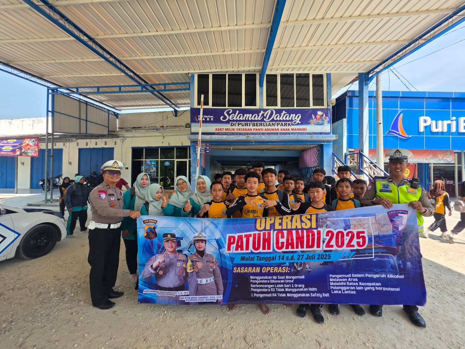 Satlantas Polres Rembang Sosialisasikan Ops Patuh Candi 2025 di Obyek Wisata Kolam Renang